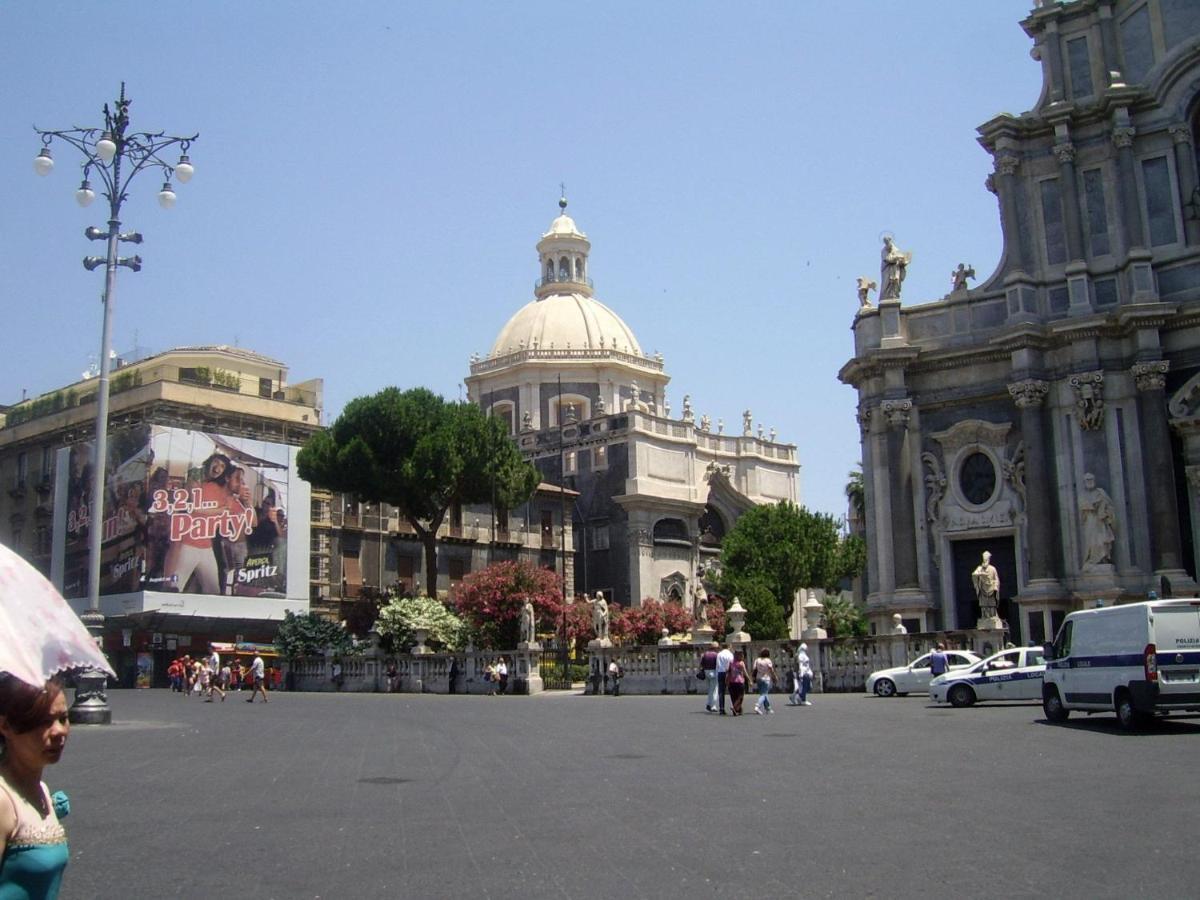 Casa Di Chiara Pieno Centro Storico Apartamento Catânia Exterior foto