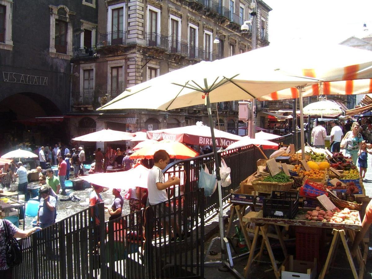 Casa Di Chiara Pieno Centro Storico Apartamento Catânia Exterior foto